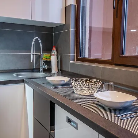 Militari M2 Apartment *