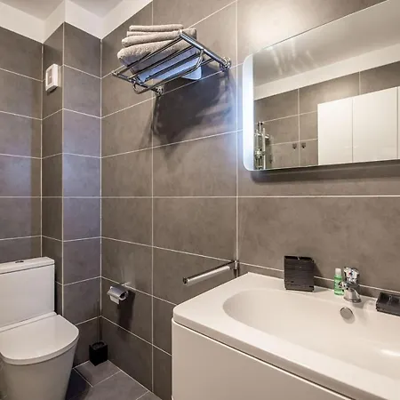 Apartment Militari M2 Bucharest